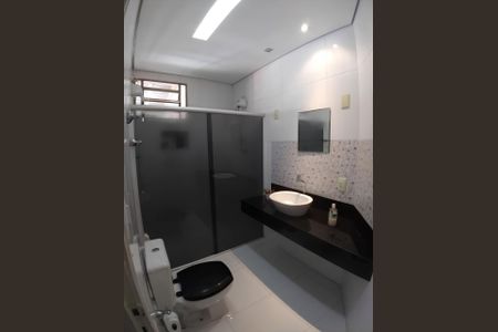 Banheiro de casa à venda com 4 quartos, 385m² em São João Batista, Belo Horizonte