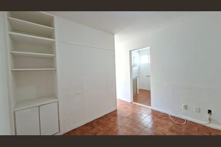 Sala  de apartamento para alugar com 1 quarto, 62m² em Barra, Salvador