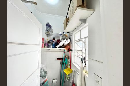 Apartamento à venda com 72m², 2 quartos e sem vaga Apartamento à venda com 72m², 2 quartos e sem vagaBanheiro de serviço