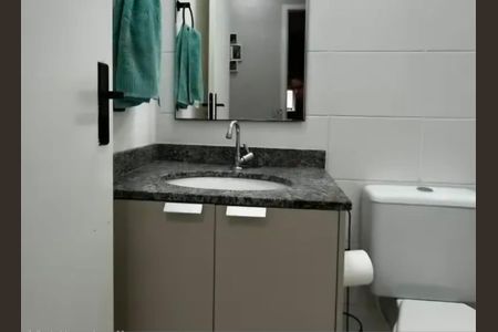 Banheiro de apartamento para alugar com 2 quartos, 54m² em Interlagos, São Paulo