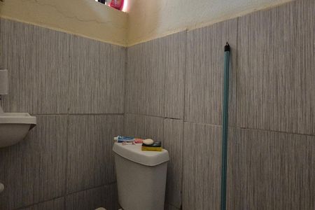 Casa à venda com 140m², 3 quartos e 1 vaga Casa à venda com 140m², 3 quartos e 1 vagaBanheiro