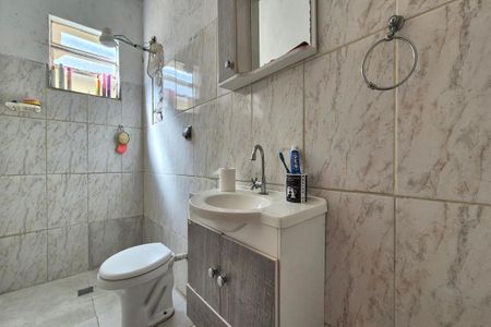 Casa à venda com 140m², 3 quartos e 1 vaga Casa à venda com 140m², 3 quartos e 1 vagaBanheiro