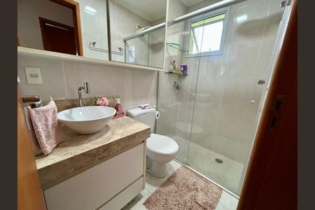 Banheiro de apartamento à venda com 2 quartos, 59m² em Vila Príncipe de Gales, Santo André