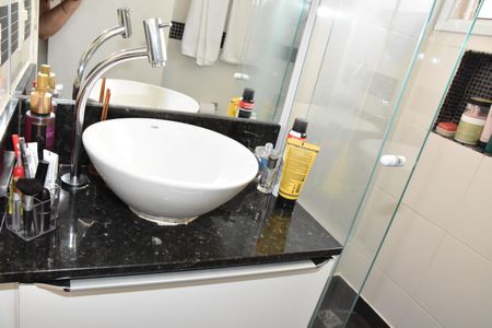 Apartamento à venda com 54m², 2 quartos e 1 vaga Apartamento à venda com 54m², 2 quartos e 1 vagabanheiro detalhes