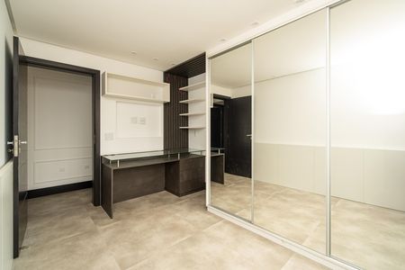 Apartamento à venda com 130m², 4 quartos e 2 vagasQuarto