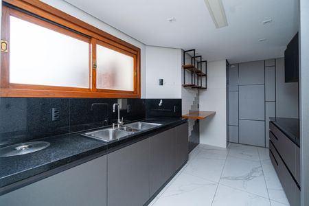 Apartamento à venda com 130m², 4 quartos e 2 vagasCozinha