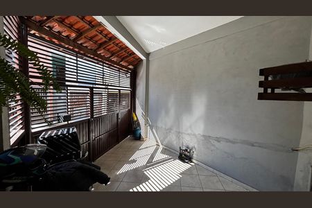 Casa à venda com 198m², 2 quartos e 2 vagas Casa à venda com 198m², 2 quartos e 2 vagasGaragem