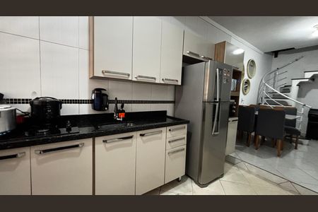 Casa à venda com 198m², 2 quartos e 2 vagas Casa à venda com 198m², 2 quartos e 2 vagasCozinha