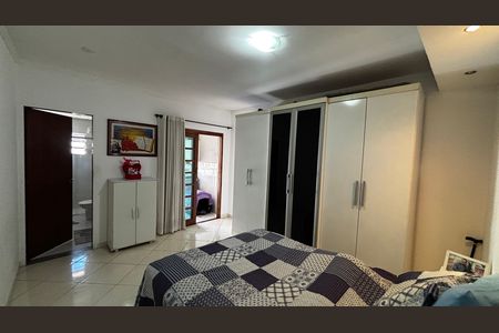 Casa à venda com 198m², 2 quartos e 2 vagas Casa à venda com 198m², 2 quartos e 2 vagasSuite