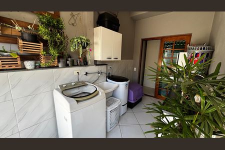 Casa à venda com 198m², 2 quartos e 2 vagas Casa à venda com 198m², 2 quartos e 2 vagasVaranda / Area de Serviço da Suíte