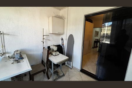 Casa à venda com 198m², 2 quartos e 2 vagas Casa à venda com 198m², 2 quartos e 2 vagasQuarto Varanda