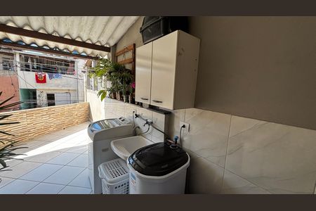 Casa à venda com 198m², 2 quartos e 2 vagas Casa à venda com 198m², 2 quartos e 2 vagasVaranda / Area de Serviço da Suíte