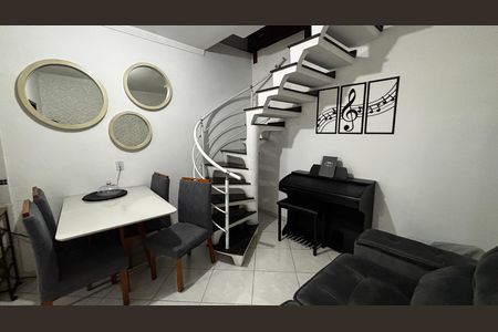 Casa à venda com 198m², 2 quartos e 2 vagas Casa à venda com 198m², 2 quartos e 2 vagasCozinha - Sala