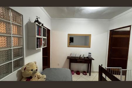 Casa à venda com 198m², 2 quartos e 2 vagas Casa à venda com 198m², 2 quartos e 2 vagasEscritório
