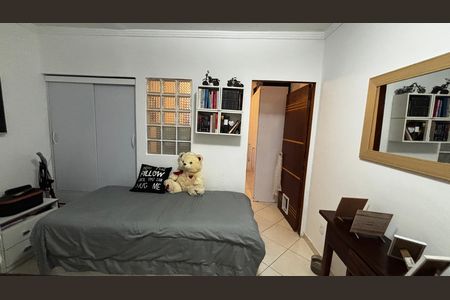 Casa à venda com 198m², 2 quartos e 2 vagas Casa à venda com 198m², 2 quartos e 2 vagasEscritório