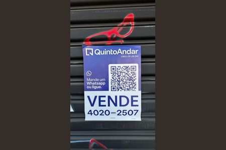Casa à venda com 198m², 2 quartos e 2 vagas Casa à venda com 198m², 2 quartos e 2 vagasFachada