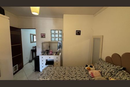 Casa à venda com 198m², 2 quartos e 2 vagas Casa à venda com 198m², 2 quartos e 2 vagasQuarto