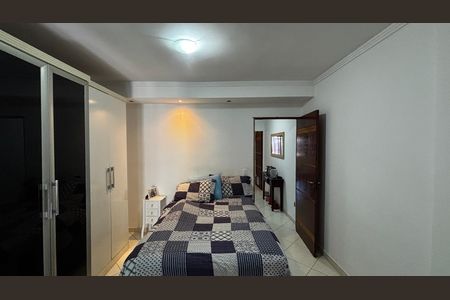 Casa à venda com 198m², 2 quartos e 2 vagas Casa à venda com 198m², 2 quartos e 2 vagasSuite