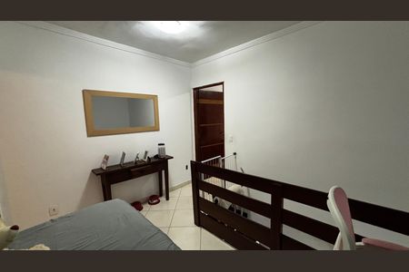 Casa à venda com 198m², 2 quartos e 2 vagas Casa à venda com 198m², 2 quartos e 2 vagasEscritório