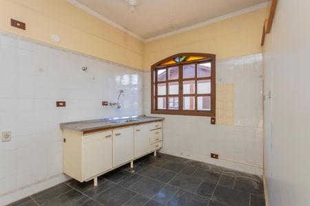 Cozinha de casa para alugar com 1 quarto, 80m² em Jardim Santa Helena, São Paulo