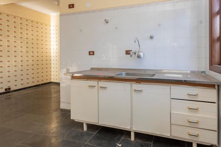 Casa para alugar com 80m², 1 quarto e 2 vagasCozinha