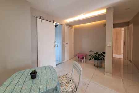 Sala de apartamento para alugar com 2 quartos, 90m² em Santa Rosa, Niterói