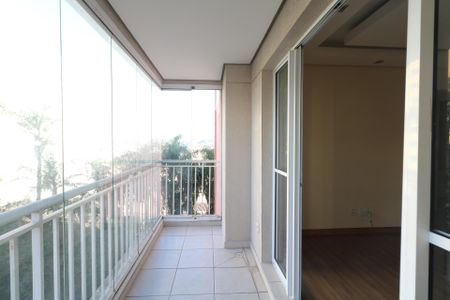 Apartamento para alugar com 79m², 3 quartos e 2 vagas Apartamento para alugar com 79m², 3 quartos e 2 vagasVaranda