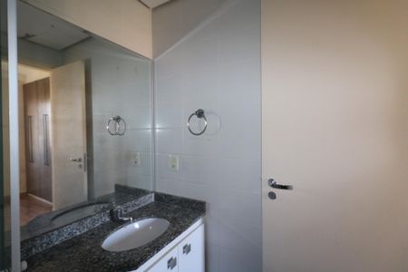 Banheiro da Suíte de apartamento para alugar com 3 quartos, 79m² em Centro, Diadema
