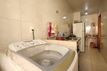 Apartamento à venda com 60m², 2 quartos e 1 vaga Apartamento à venda com 60m², 2 quartos e 1 vagaCozinha e Área de Serviço