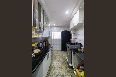 Casa à venda com 192m², 3 quartos e 2 vagas Casa à venda com 192m², 3 quartos e 2 vagasCozinha