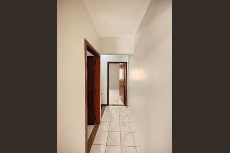Casa para alugar com 90m², 2 quartos e 2 vagasCorredor - Quartos