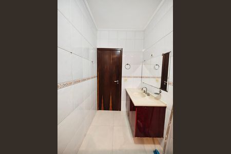 Casa para alugar com 90m², 2 quartos e 2 vagasBanheiro