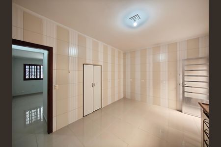 Casa para alugar com 90m², 2 quartos e 2 vagasCozinha