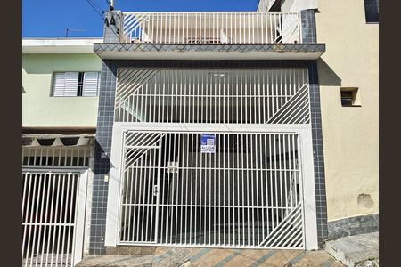 Fachada de casa para alugar com 2 quartos, 90m² em Parque Vitoria, São Paulo