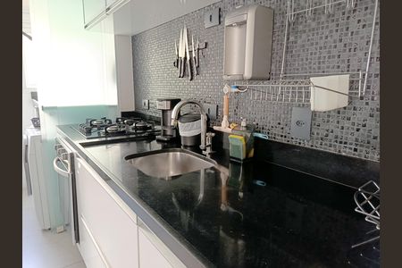 Cozinha de apartamento para alugar com 1 quarto, 49m² em Pinheiros, São Paulo
