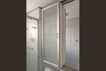 Banheiro de apartamento para alugar com 1 quarto, 49m² em Pinheiros, São Paulo