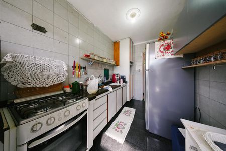 Cozinha e Área de Serviço de apartamento à venda com 2 quartos, 57m² em Vila Silvia, São Paulo