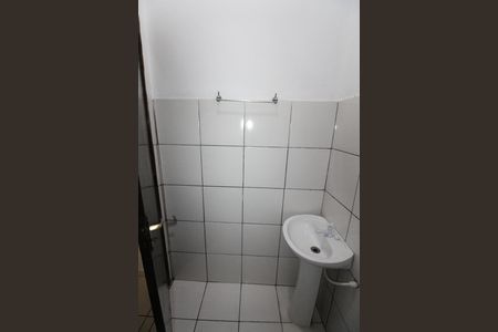 Banheiro de casa para alugar com 2 quartos, 100m² em Lot. Res. Vista Linda, São José dos Campos
