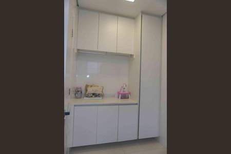 Casa de condomínio à venda com 250m², 4 quartos e 4 vagasÁrea de Serviço