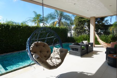 Casa de condomínio à venda com 250m², 4 quartos e 4 vagasPiscina