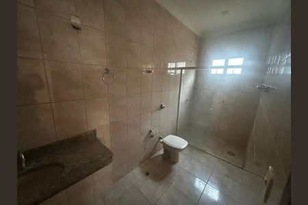 Casa para alugar com 180m², 3 quartos e 1 vaga Casa para alugar com 180m², 3 quartos e 1 vagaBanheiro