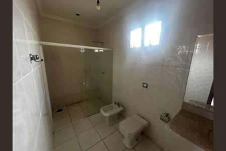 Casa para alugar com 180m², 3 quartos e 1 vaga Casa para alugar com 180m², 3 quartos e 1 vagaBanheiro