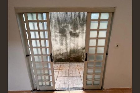 Casa para alugar com 180m², 3 quartos e 1 vaga Casa para alugar com 180m², 3 quartos e 1 vagaSala