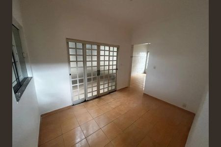 Casa para alugar com 180m², 3 quartos e 1 vaga Casa para alugar com 180m², 3 quartos e 1 vagaSala