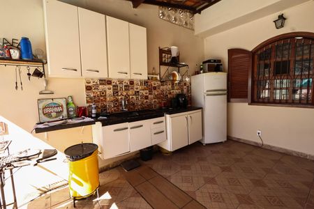 Casa para alugar com 70m², 2 quartos e 3 vagasCozinha