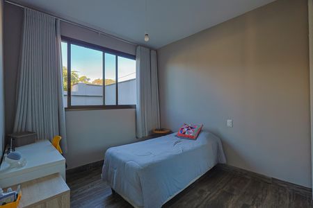 Casa de condomínio para alugar com 250m², 4 quartos e 6 vagas