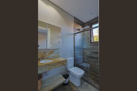 Casa de condomínio para alugar com 250m², 4 quartos e 6 vagas