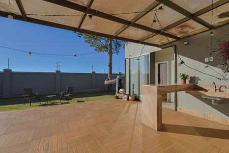 Casa de condomínio para alugar com 250m², 4 quartos e 6 vagas