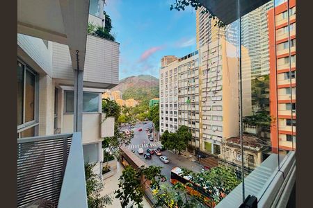 Apartamento para alugar com 77m², 2 quartos e 1 vaga