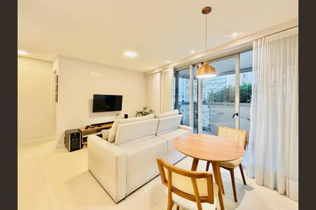 Apartamento para alugar com 77m², 2 quartos e 1 vaga